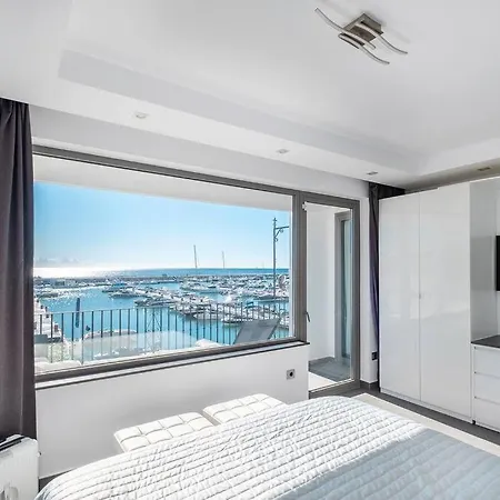 Puerto Banus Front Line 2 Bedroom 아파트 마르베야